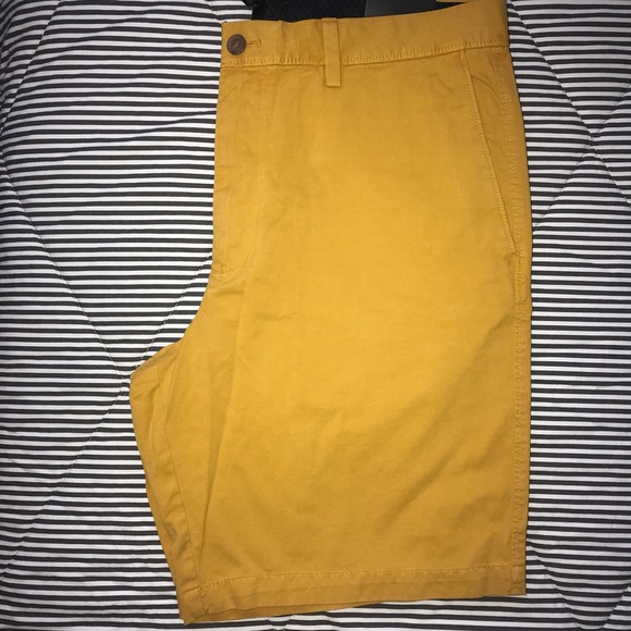 Mustard & teal Banana Republic Deck Shorts - Picture 3 of 7